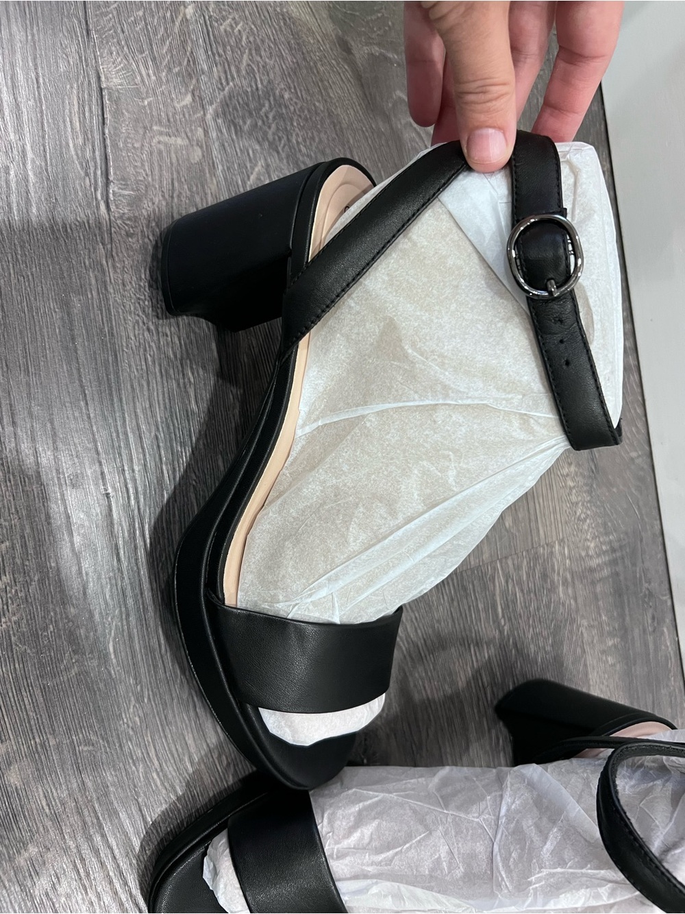 Clarks Collection Ambyrlyn Bay Black Leather Block Heel Sandals Women's Size 11 - Picture 4 of 10